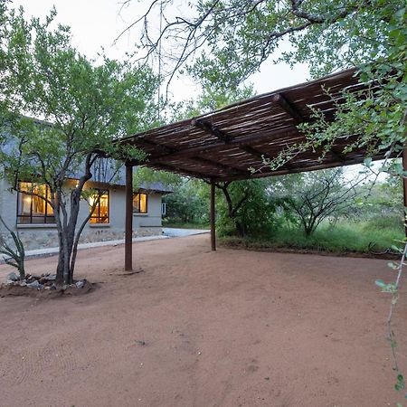 Zebra Lodge Hoedspruit Bagian luar foto